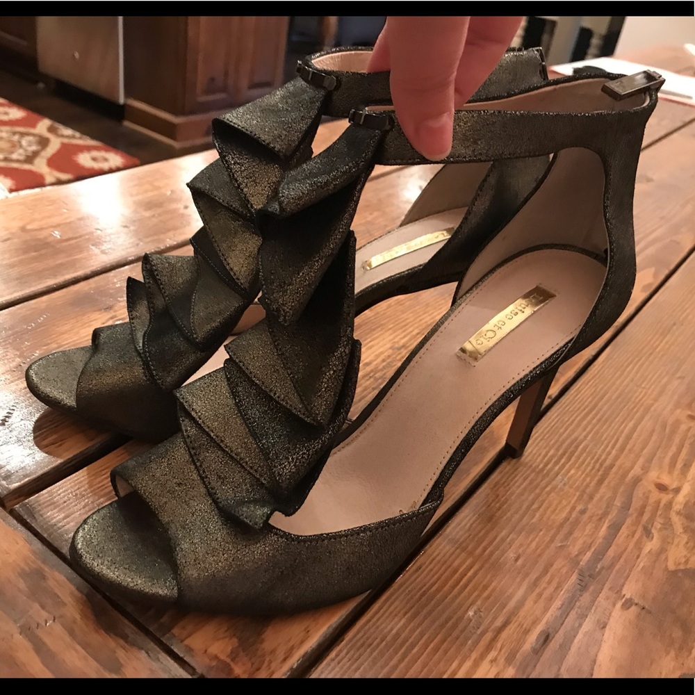 Louise et Cie Peep Toe Size 10 Ruffle Bronze Heels